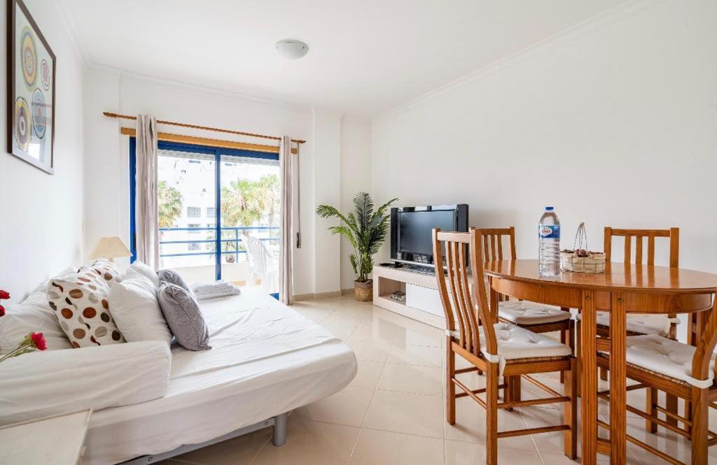 Quarteira Beach House Exteriör bild